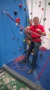 (3) 4 Mark escaping belay