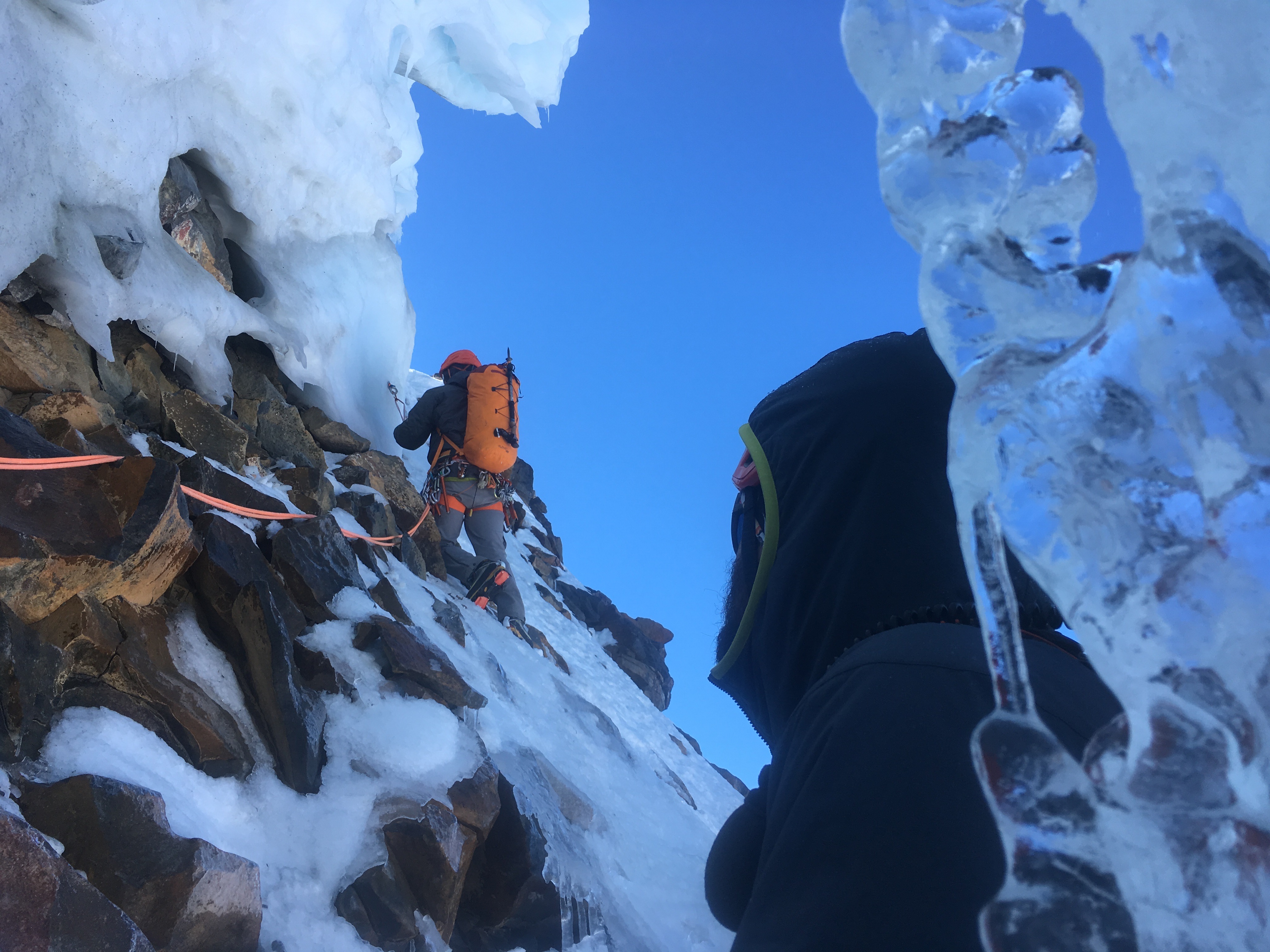 dan-leading-a-variation-on-the-n-ridge-of-baker-geoff-belaying